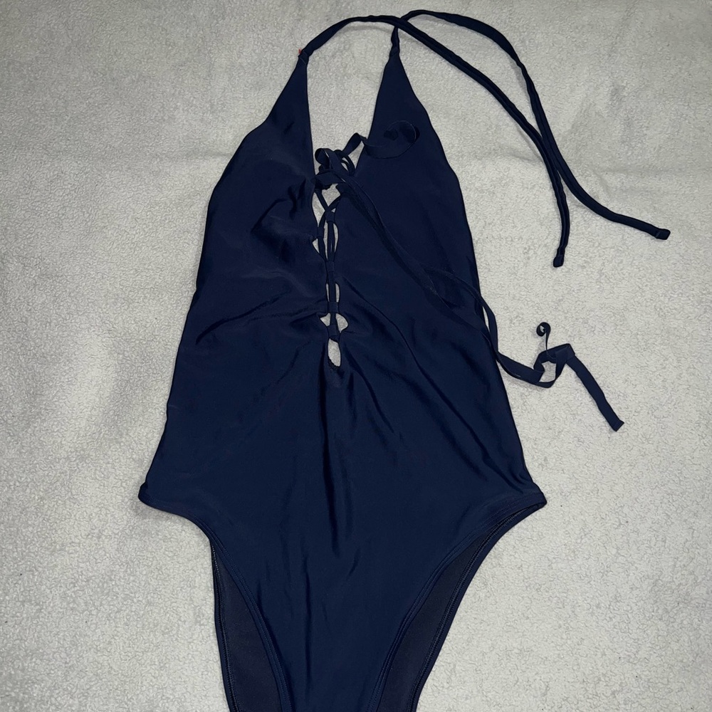 Very good condition AERIE one piece bathing suit!!!